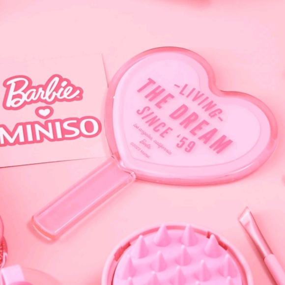 Barbie Mattel Miniso Inspired by The Barbie Movie Heart Handheld Mirror - Picture 5 of 9